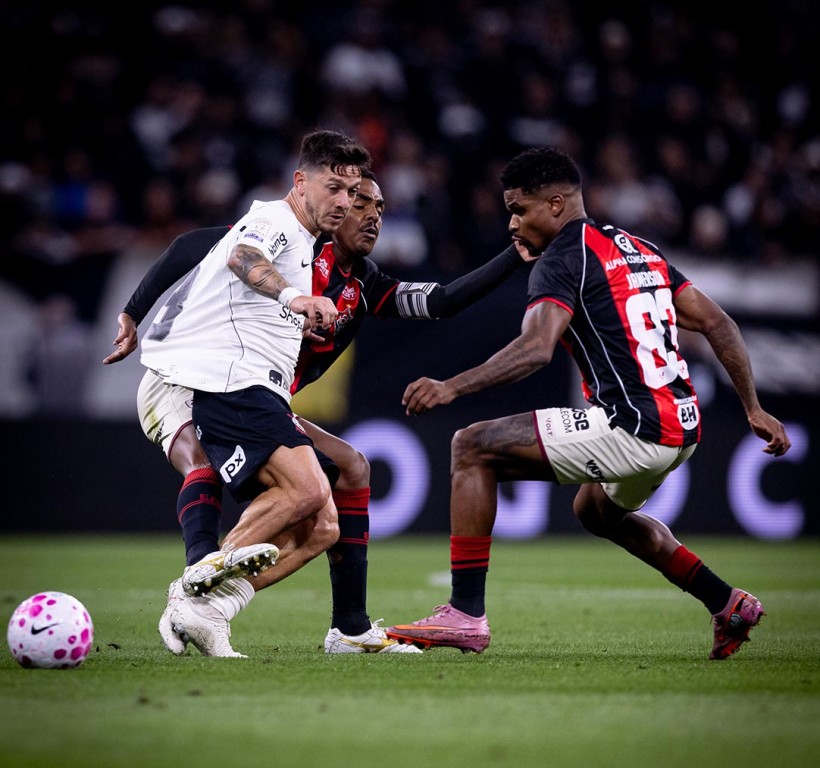 Corinthians empata com o vitória e amplia jejum no campeonato brasileiro