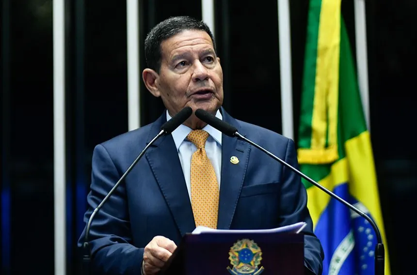 Declarações de Mourão equiparam desempenho político ao de líderes estrangeiros