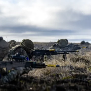Defesa das Malvinas: britânicos simulam combate em meio a crescentes tensões com a Argentina