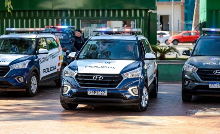 Dupla ligada a facção é presa pela Polícia Militar com drogas e armas em Várzea Grande