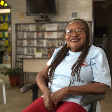 Educação de Jovens e Adultos transforma vida e rende doutorado honoris causa a Creuza Oliveira