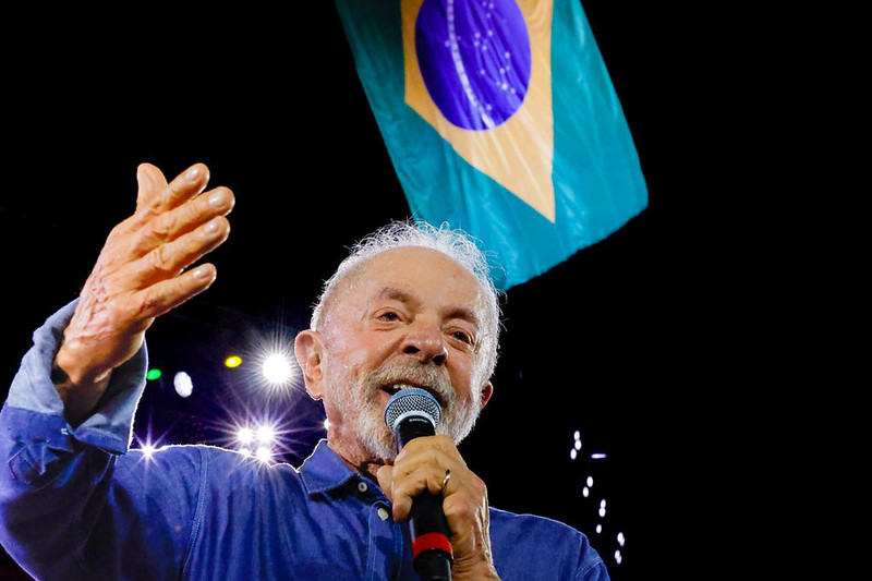 Estratégias eleitorais e o debate sobre a jornada de trabalho no Brasil Estratégias eleitorais e o debate sobre a jornada de trabalho no Brasil