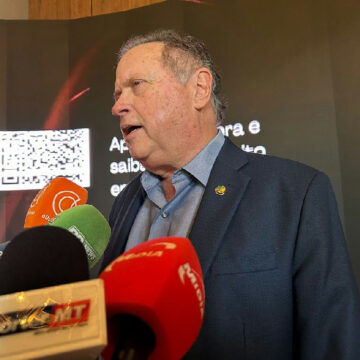 Ex-ministro Blairo Maggi anuncia apoio a Flávio Bolsonaro na disputa presidencial Ex-ministro Blairo Maggi anuncia apoio a Flávio Bolsonaro na disputa presidencial