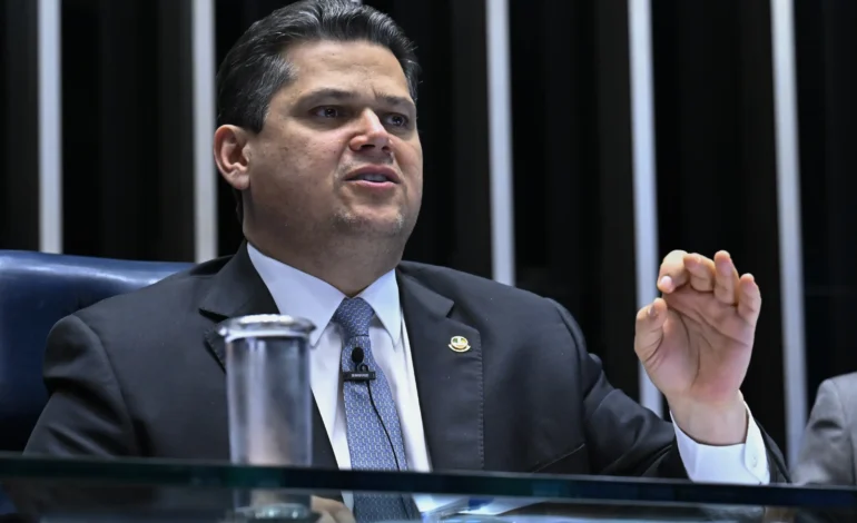 Federação União-progressistas declara apoio à recondução de Alcolumbre