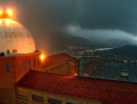 Feriado de 12 de outubro coloca Sul e Sudeste em alerta de temporais Feriado de 12 de outubro coloca Sul e Sudeste em alerta de temporais