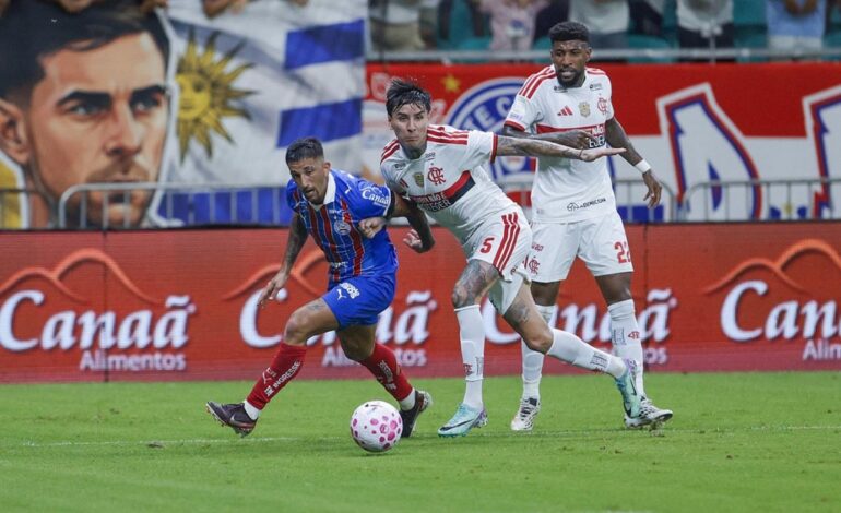 Flamengo bate o Bahia na Fonte Nova e assume a liderança do Brasileirão