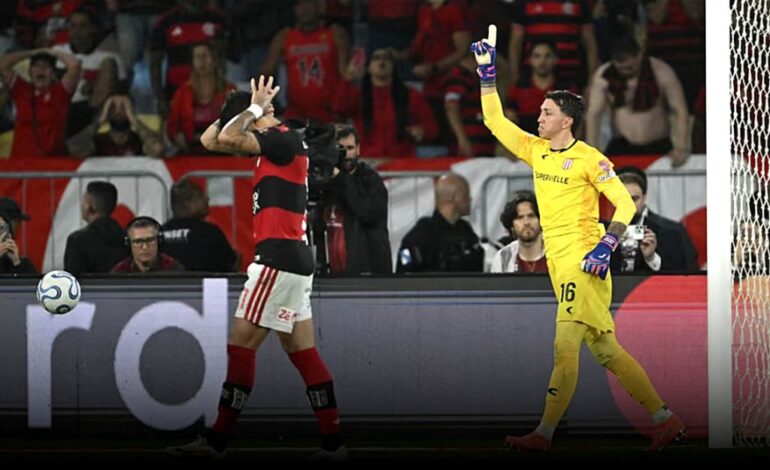 Flamengo empata sem gols e cai para o estudiantes nos pênaltis na libertadores