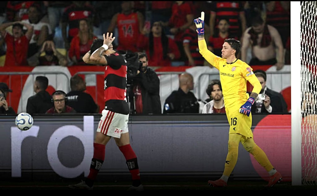 Flamengo empata sem gols e cai para o estudiantes nos pênaltis na libertadores