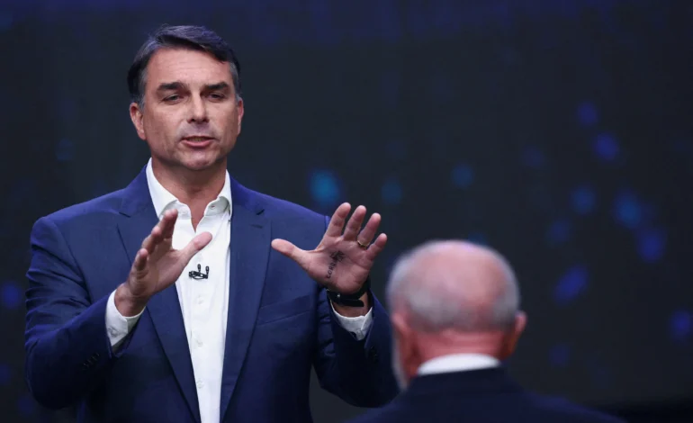 Flávio Bolsonaro condiciona liberação de seus sigilos a devassa em dados de Lula