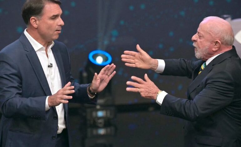 Flávio Bolsonaro lidera com setenta e um por cento no Centro-Oeste e abre ampla vantagem segundo levantamento