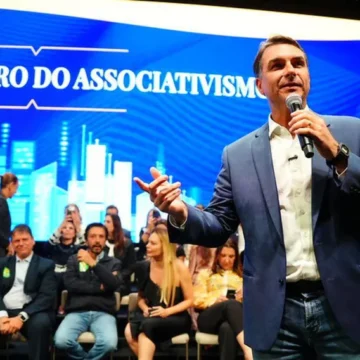 Flávio defende criação de mais de 500 mil vagas em presídios com inspiração em El Salvador Flávio defende criação de mais de 500 mil vagas em presídios com inspiração em El Salvador