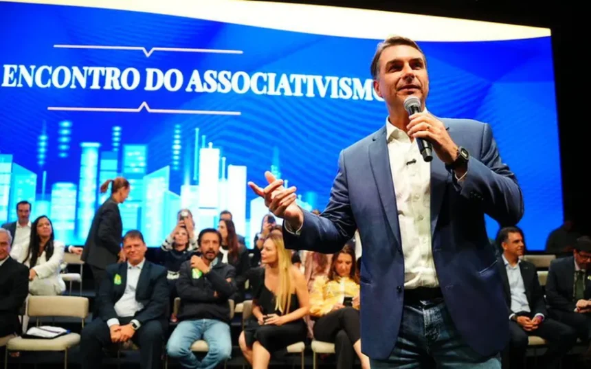 Flávio defende criação de mais de 500 mil vagas em presídios com inspiração em El Salvador Flávio defende criação de mais de 500 mil vagas em presídios com inspiração em El Salvador