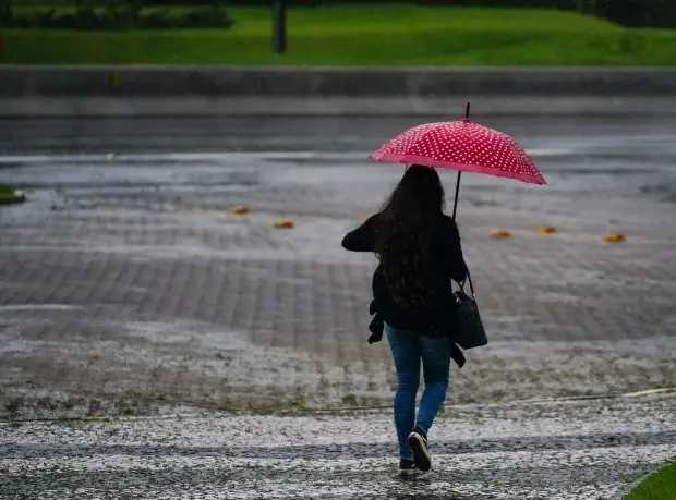 Frente fria e tempestades intensas se espalham pelo Brasil nesta terça-feira Frente fria e tempestades intensas se espalham pelo Brasil nesta terça-feira