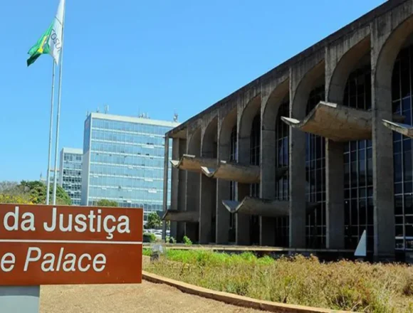 Governo pede auditoria na Meta por possíveis falhas no Marco Civil