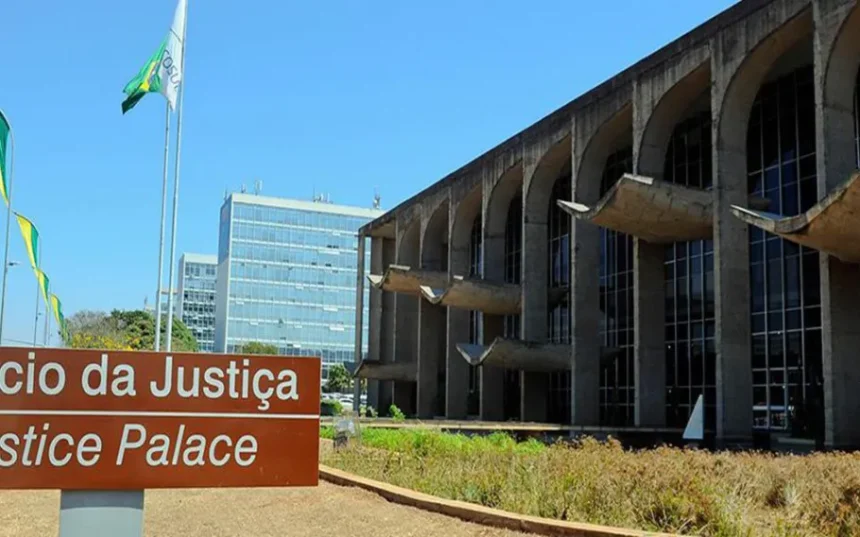 Governo pede auditoria na Meta por possíveis falhas no Marco Civil Governo pede auditoria na Meta por possíveis falhas no Marco Civil