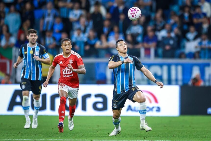 Gre-nal 455: empate em campo mantém Grêmio e Internacional na zona de rebaixamento