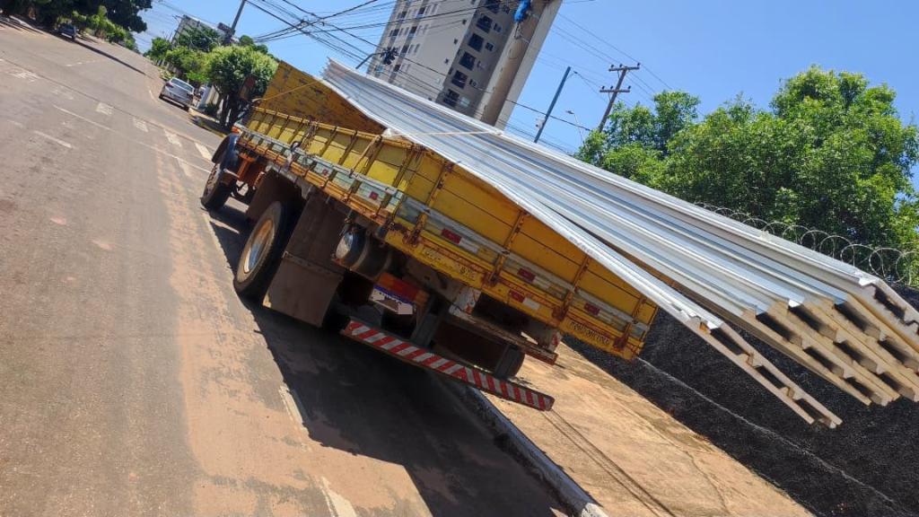 Homem com histórico criminal é preso após furto de telhas e apreensão de dinheiro