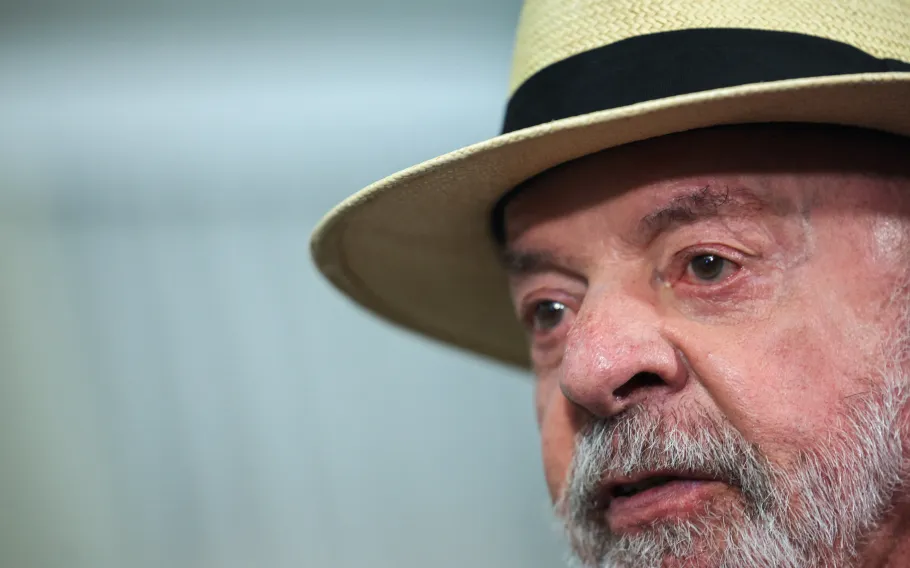 Ibovespa despenca e dólar sobe na pior reação da Bolsa em seis eleições após vitória de Lula