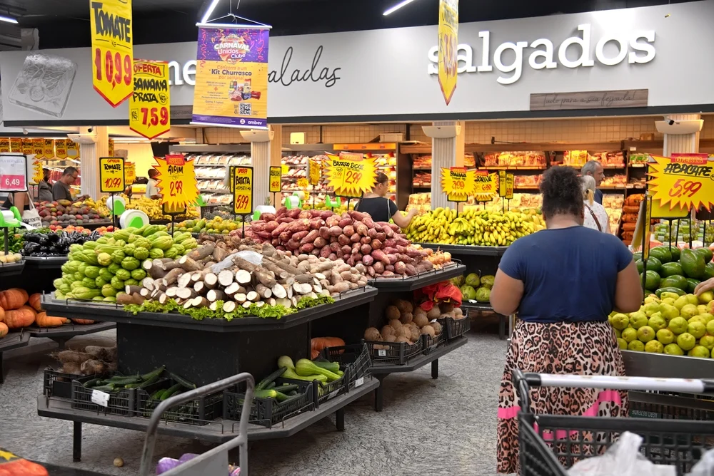 Inflação no atacado acelera e impulsiona alta do Igp-10