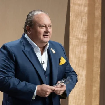 Jacquin rebate veículo francês e critica atual governo brasileiro