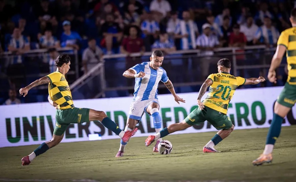 Londrina supera cuiabá por um gol e evita queda imediata na série b