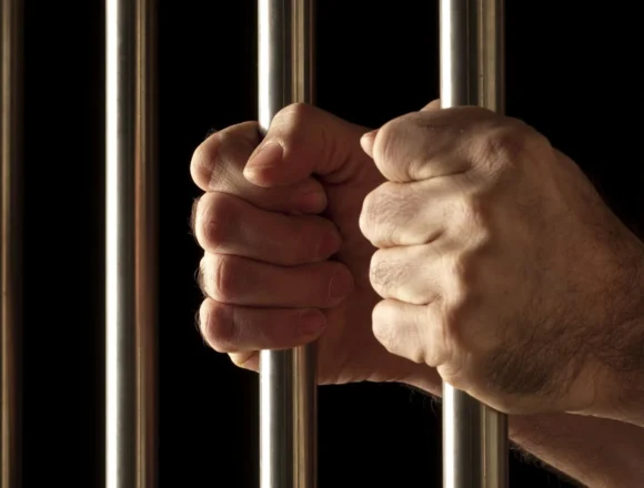 Maioridade penal tem apoio de 80% da população para redução aos 16 anos, revela Datafolha