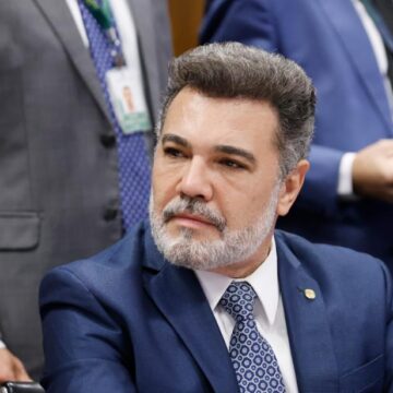 Mandato renovado: político cristão celebra vitória eleitoral e agradece apoio