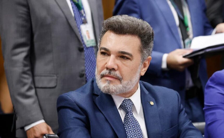 Mandato renovado: político cristão celebra vitória eleitoral e agradece apoio Mandato renovado: político cristão celebra vitória eleitoral e agradece apoio