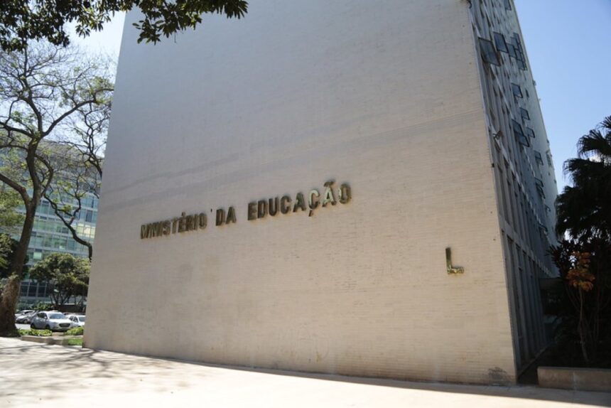MEC libera R$ 6,9 milhões para recuperar instituições federais no Rio Grande do Sul