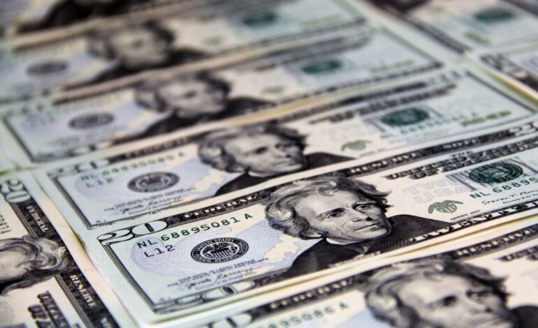 Mercado financeiro oscila e adota cautela máxima no último dia antes do debate decisivo