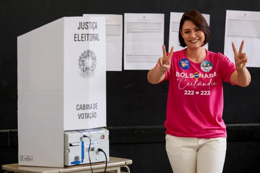 Michelle Bolsonaro faz história ao se tornar a primeira ex-primeira-dama eleita para o Senado