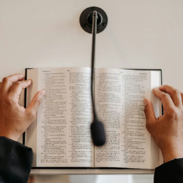 Monitoramento de cultos e missas antes das eleições acende alerta sobre liberdade religiosa