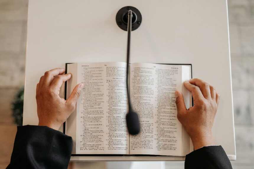 Monitoramento de cultos e missas antes das eleições acende alerta sobre liberdade religiosa Monitoramento de cultos e missas antes das eleições acende alerta sobre liberdade religiosa