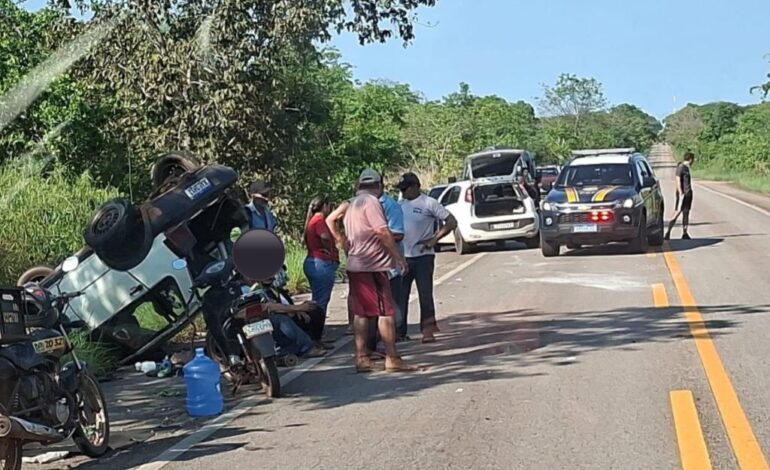 Motorista fica ferido após capotamento de veículo na rodovia Br-070