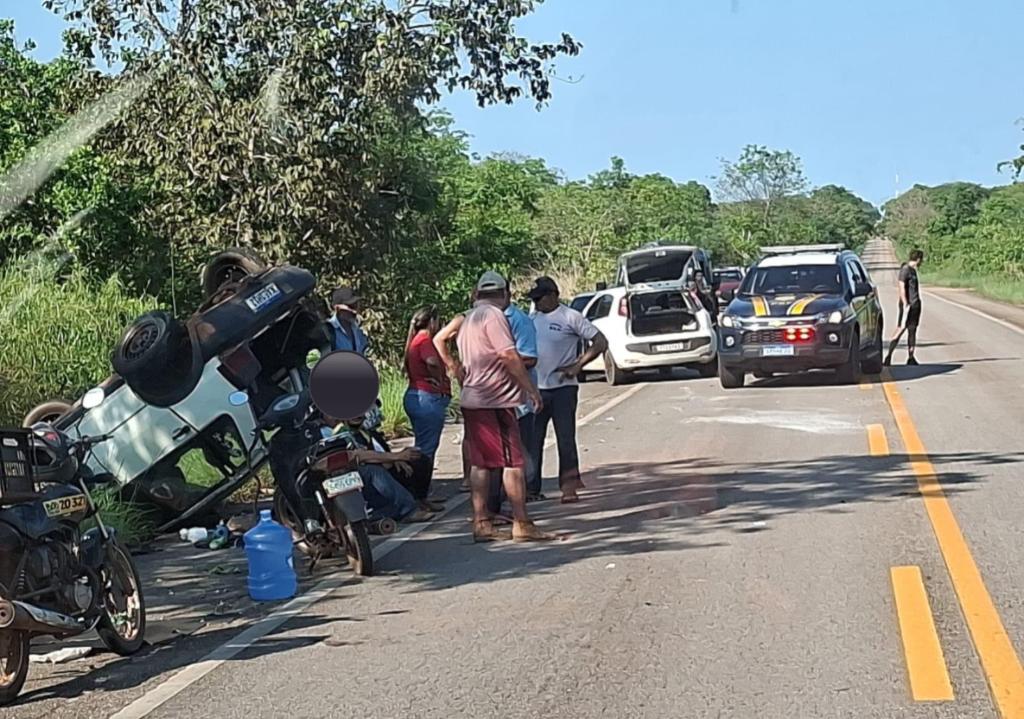 Motorista fica ferido após capotamento de veículo na rodovia Br-070