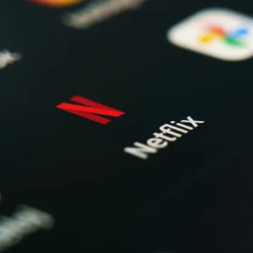 Netflix projeta dominar metade da receita de streaming na América Latina até 2026