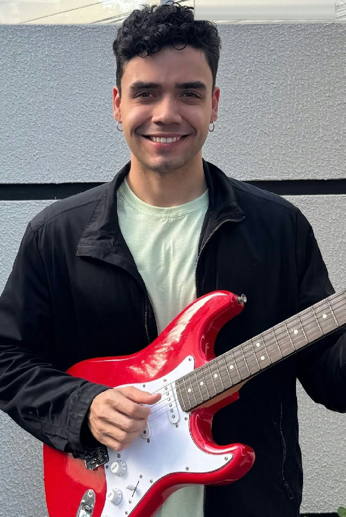 Noite de MPB em Cuiabá: Hookerz Beer Club recebe tributo a Chico Buarque com João Fonseca Noite de MPB em Cuiabá: Hookerz Beer Club recebe tributo a Chico Buarque com João Fonseca