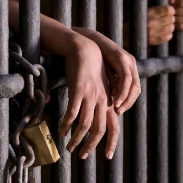 Pena de mais de 40 anos é imposta por feminicídio brutal após término de relação