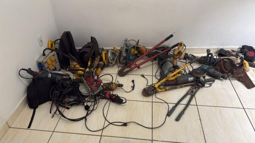 Prisão por furto de fios de cobre leva à descoberta de arsenal de ferramentas