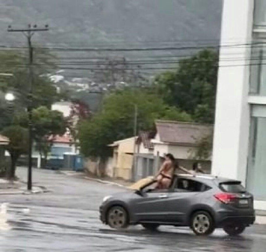 Registro de mulheres seminuas em veículo em movimento gera repercussão em Barra do Garças Registro de mulheres seminuas em veículo em movimento gera repercussão em Barra do Garças