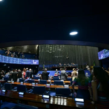 Senado aprova em primeiro turno proposta que altera a escala de trabalho 6x1 Senado aprova em primeiro turno proposta que altera a escala de trabalho 6x1