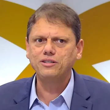 Tarcísio de Freitas anuncia estratégia de comunicação para enfrentar desinformação