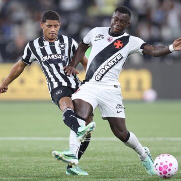 Vasco supera o Botafogo no Nilton Santos e ganha fôlego no Brasileirão